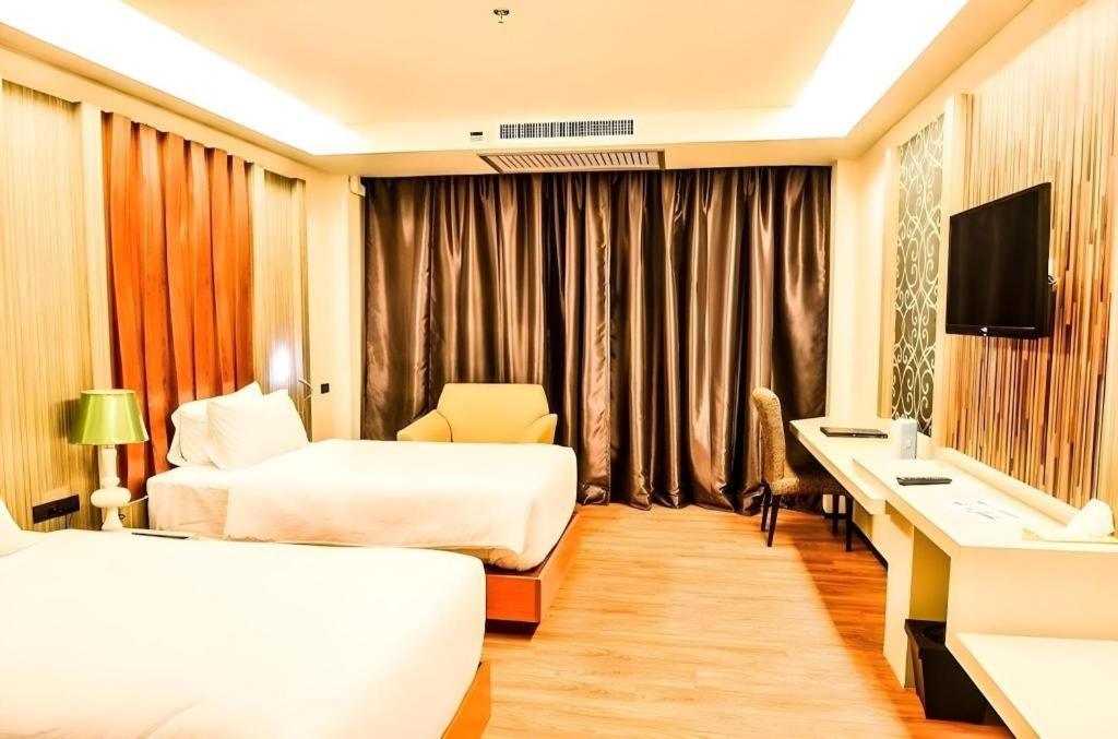 Alvarez Hotel Buri Ram Exterior foto