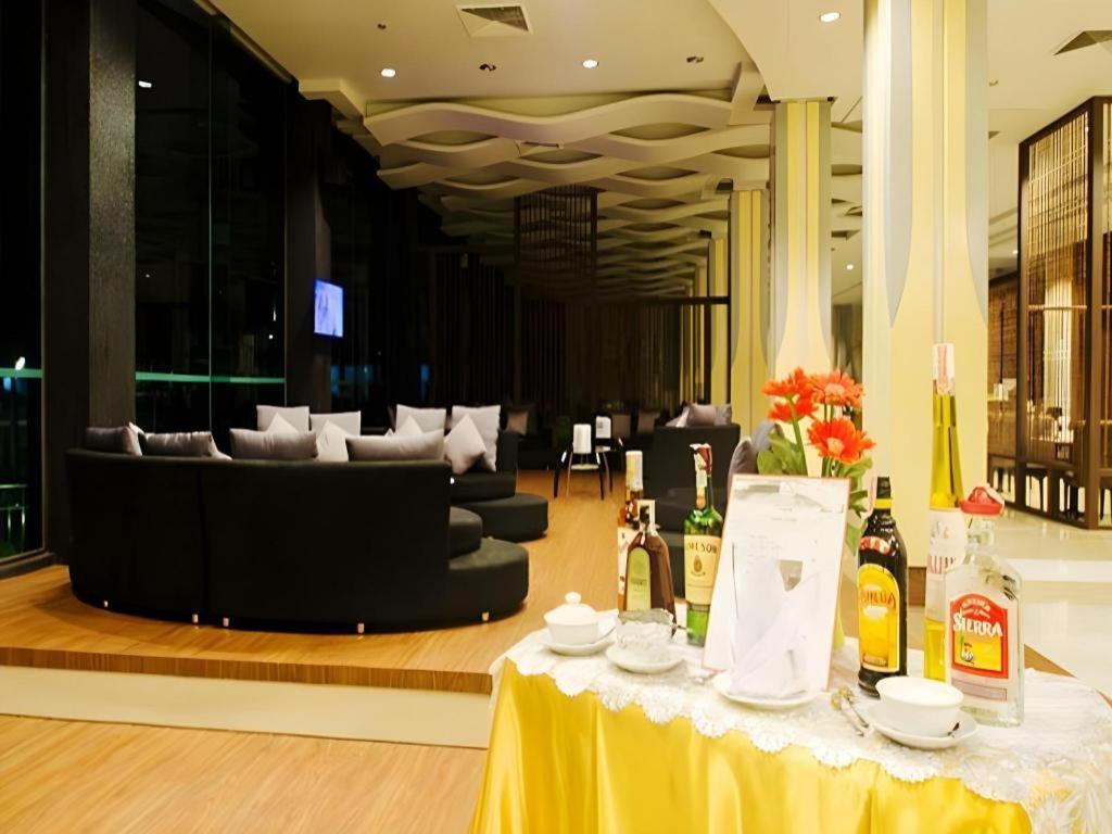 Alvarez Hotel Buri Ram Exterior foto