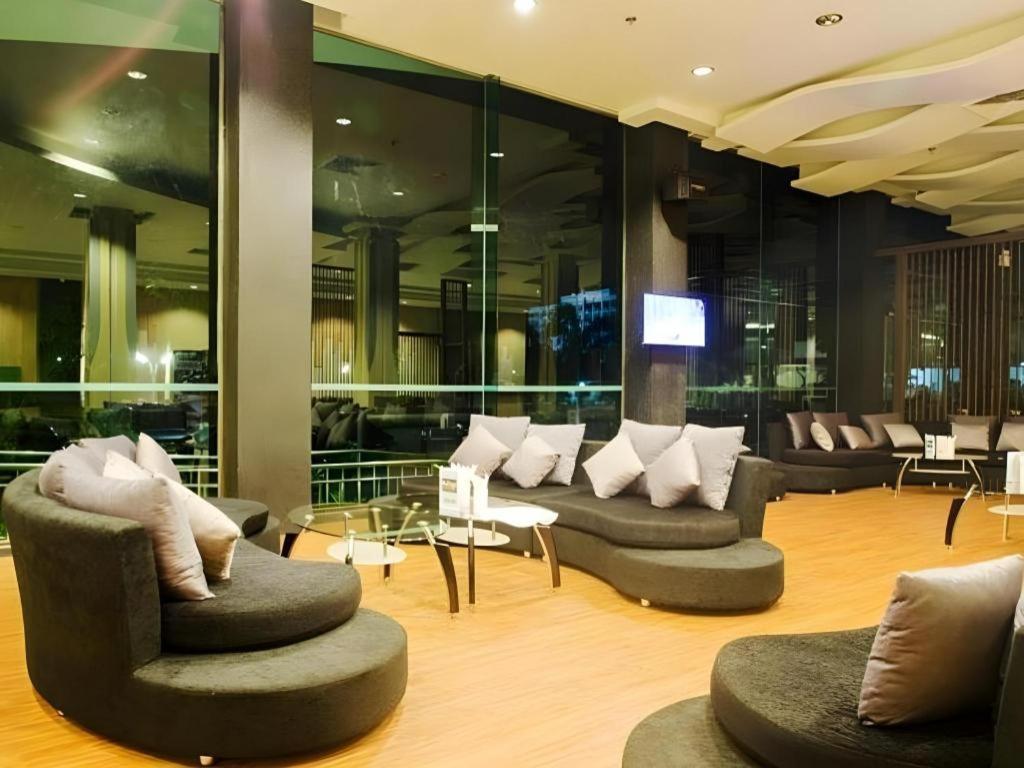 Alvarez Hotel Buri Ram Exterior foto