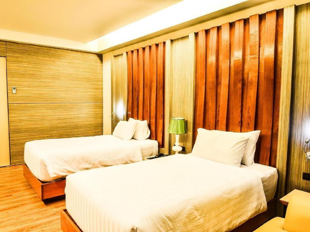Alvarez Hotel Buri Ram Exterior foto