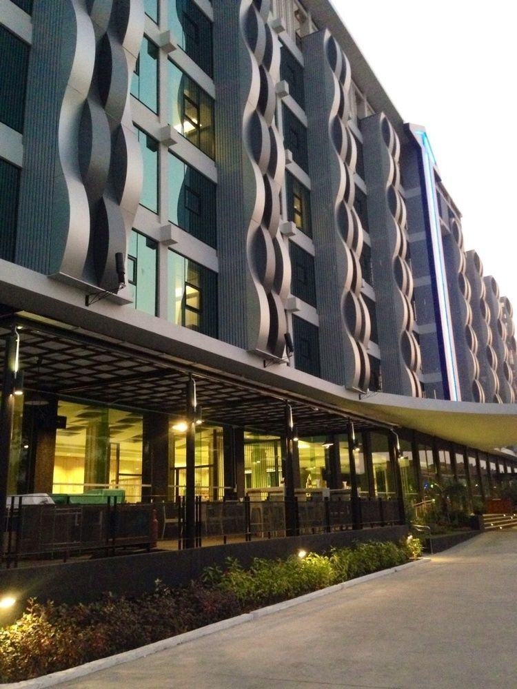 Alvarez Hotel Buri Ram Exterior foto
