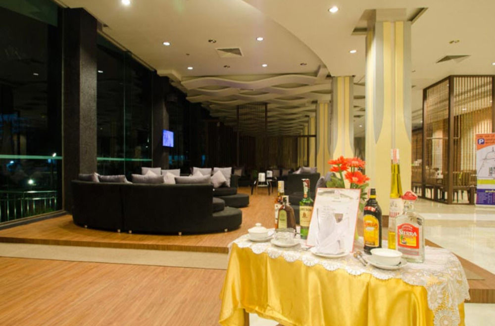 Alvarez Hotel Buri Ram Exterior foto