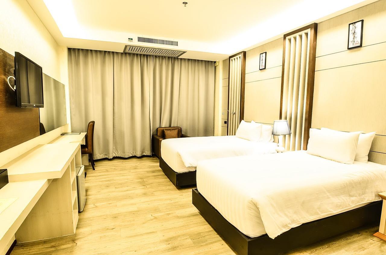 Alvarez Hotel Buri Ram Exterior foto
