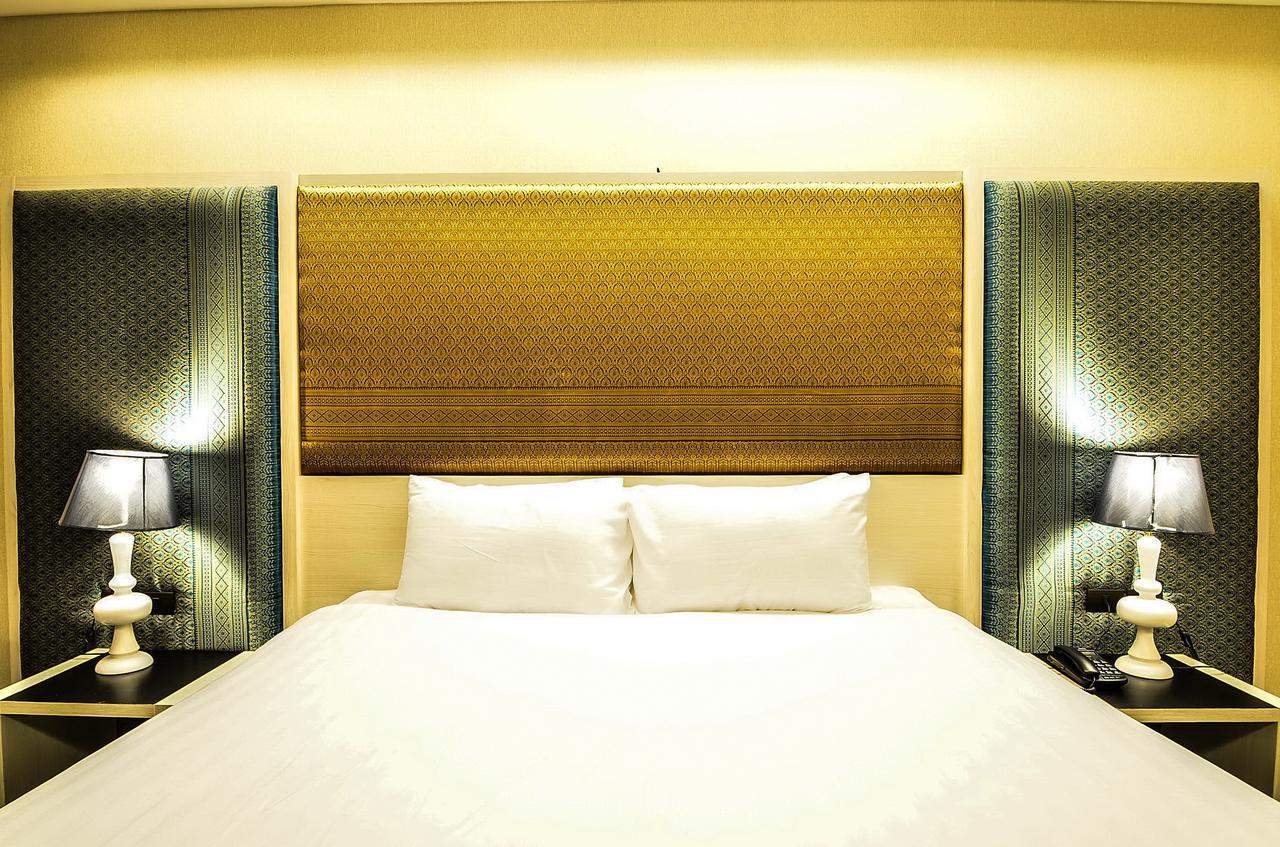 Alvarez Hotel Buri Ram Exterior foto
