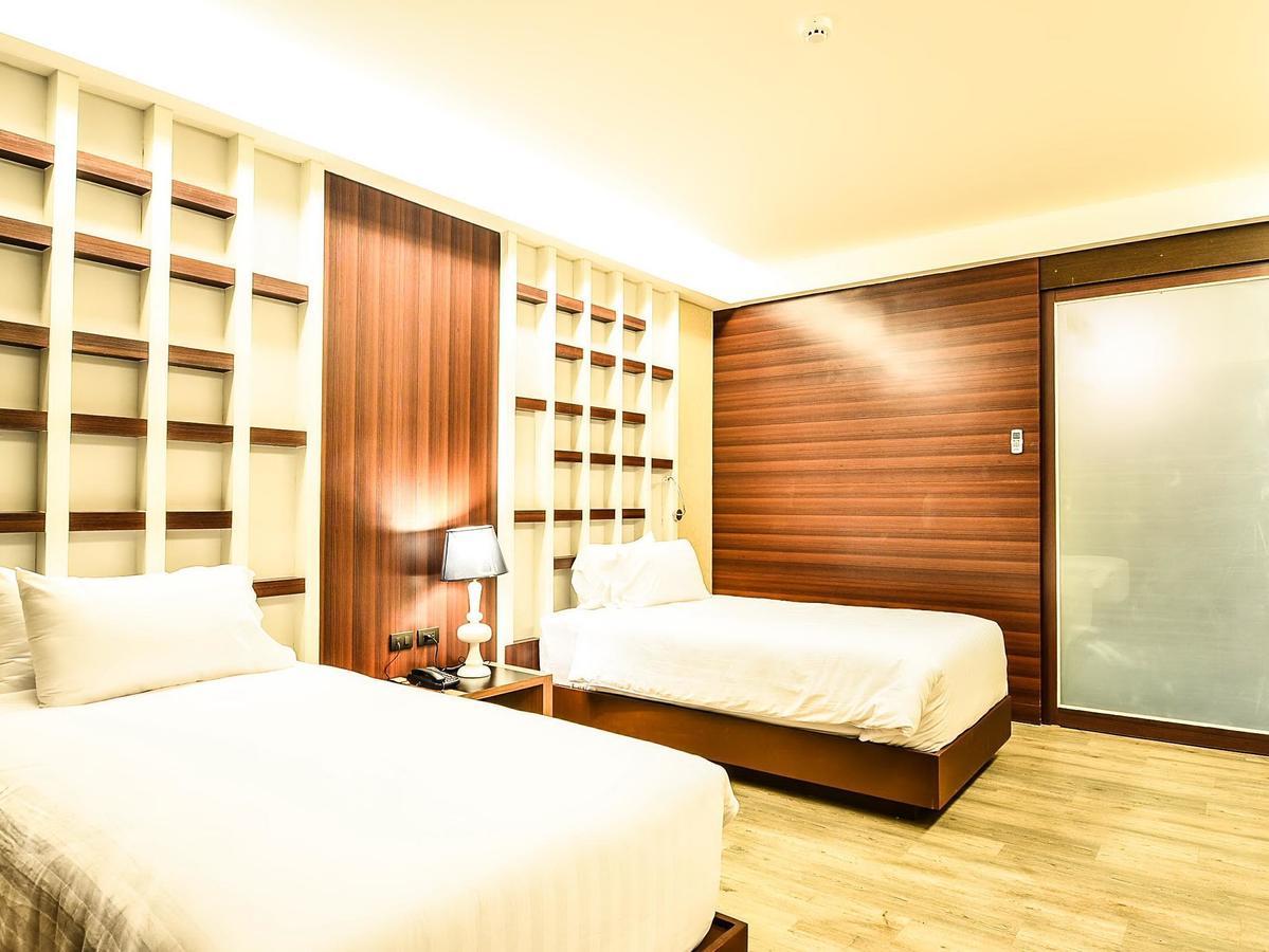 Alvarez Hotel Buri Ram Exterior foto