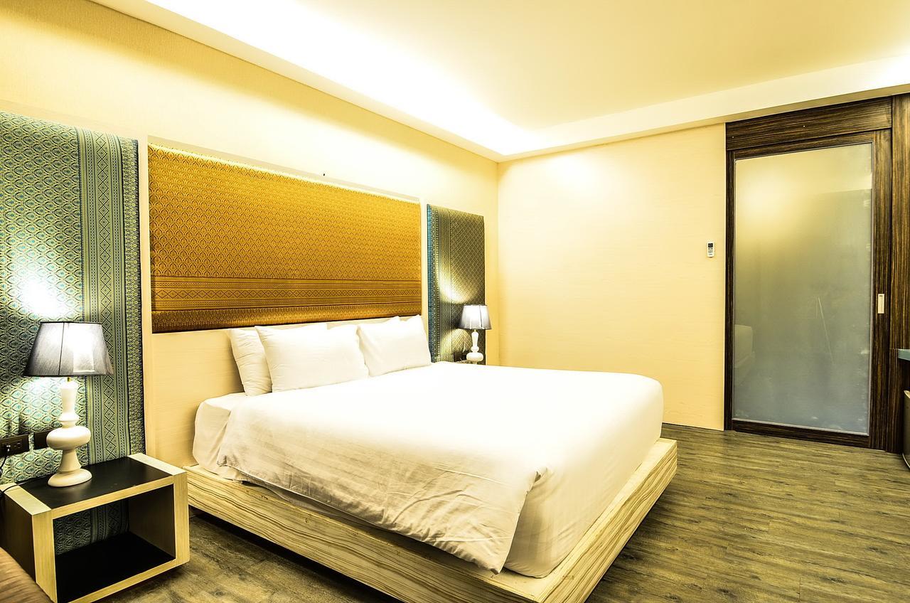 Alvarez Hotel Buri Ram Exterior foto