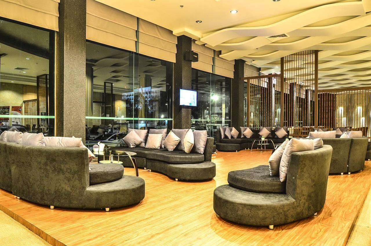 Alvarez Hotel Buri Ram Exterior foto