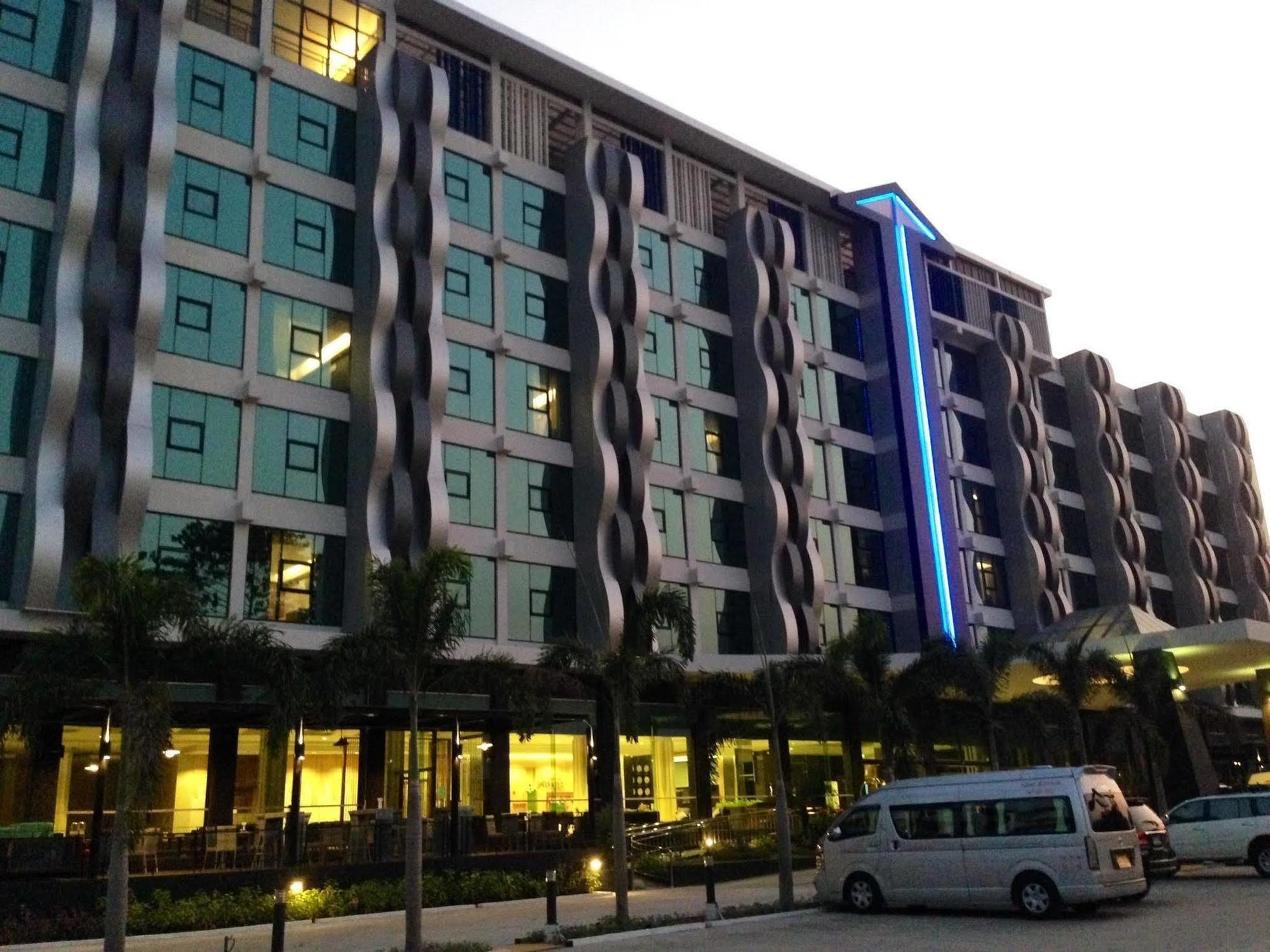 Alvarez Hotel Buri Ram Exterior foto